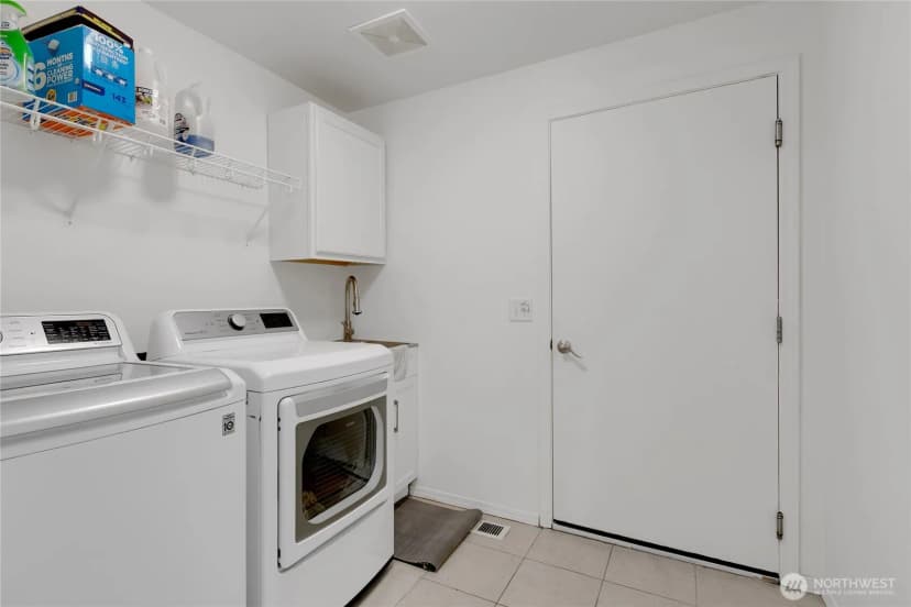 Property photo for 12311 Holtz Road E, Eatonville photo 25
