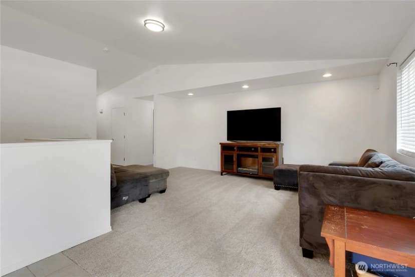 Property photo for 12311 Holtz Road E, Eatonville photo 19