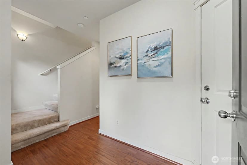 Property photo for 1748 24th Avenue Ne, Issaquah photo 3