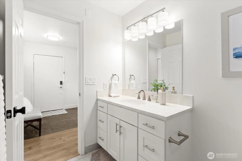 Property photo for 4 Lake Bellevue Drive #206, Bellevue photo 23