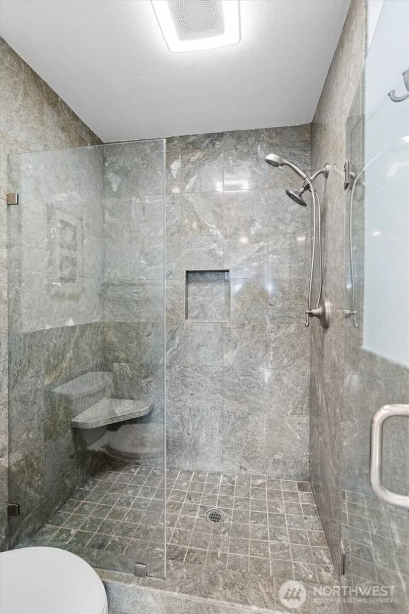 Property photo for 4 Lake Bellevue Drive #206, Bellevue photo 20