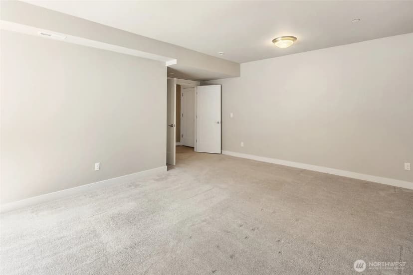Property photo for 6028 37th Place Ne, Marysville photo 32