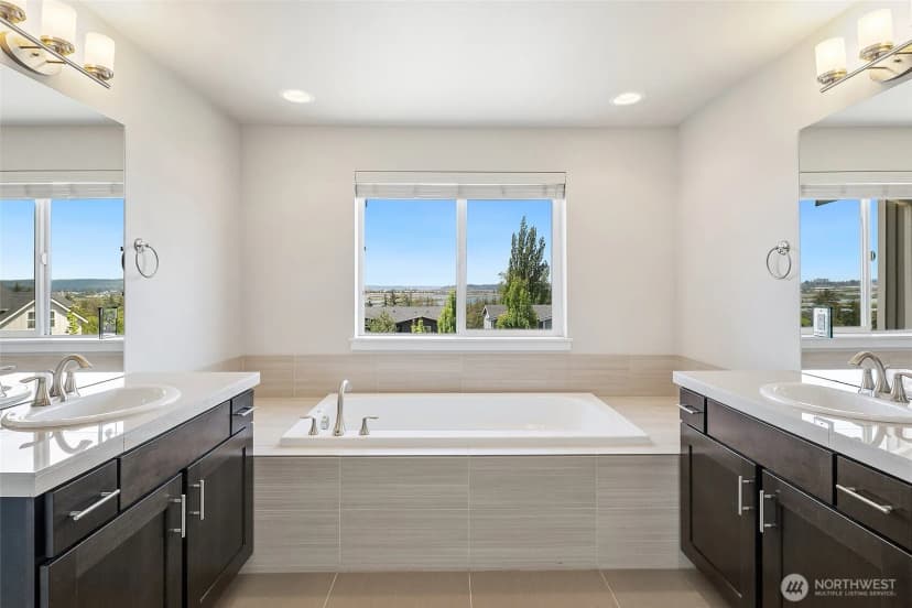 Property photo for 6028 37th Place Ne, Marysville photo 18
