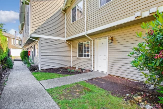 Property photo for 2100 S 336th Street #q3, Federal Way photo 2
