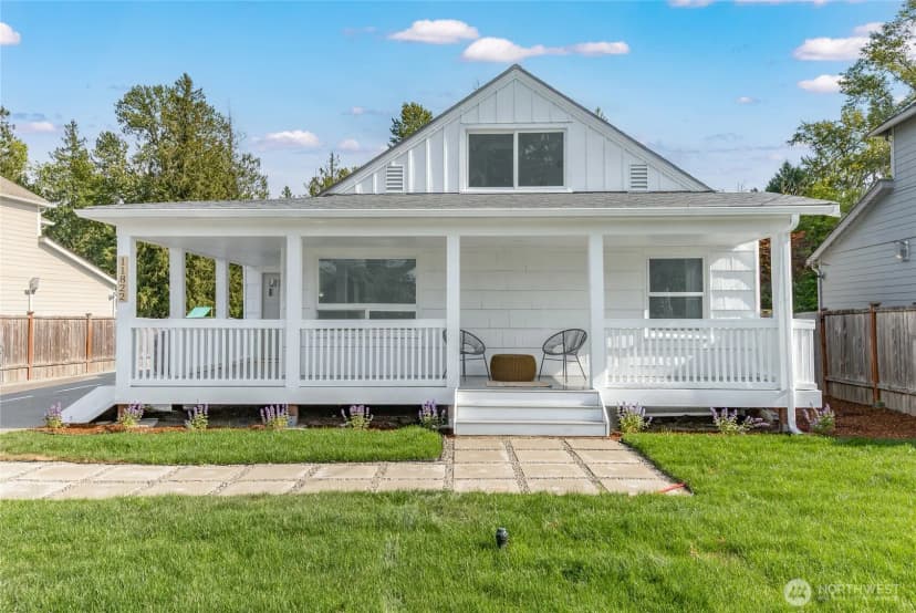 Property photo for 11822 24th Street E, Edgewood photo 2