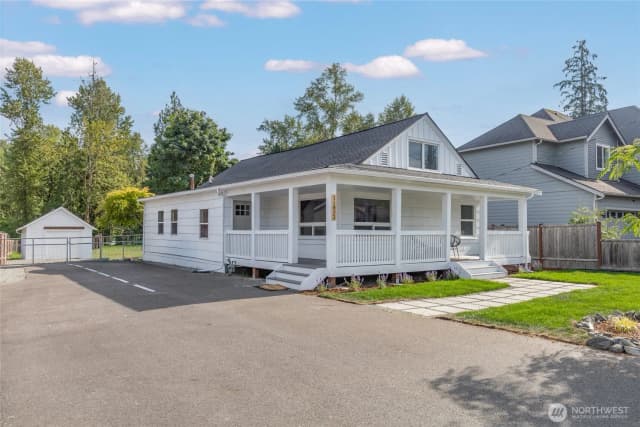 Property photo for 11822 24th Street E, Edgewood