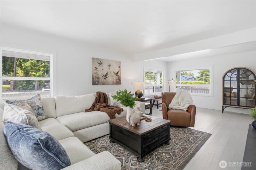 Property photo for 11822 24th Street E, Edgewood photo 9