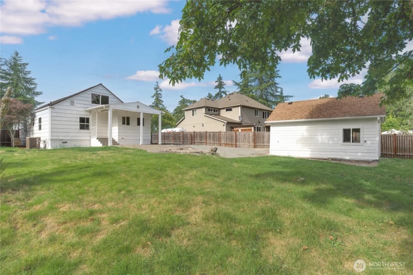Property photo for 11822 24th Street E, Edgewood photo 32