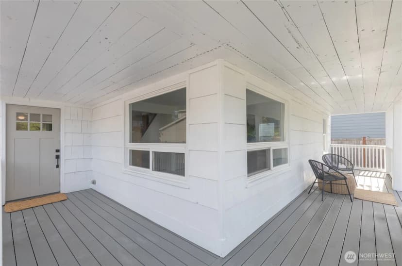 Property photo for 11822 24th Street E, Edgewood photo 4