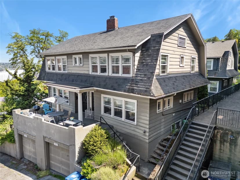 Property photo for 1010 Bellevue Court E, Seattle photo 26