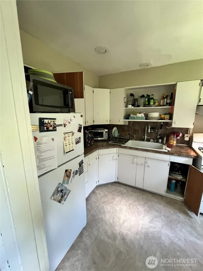 Property photo for 1010 Bellevue Court E, Seattle photo 19