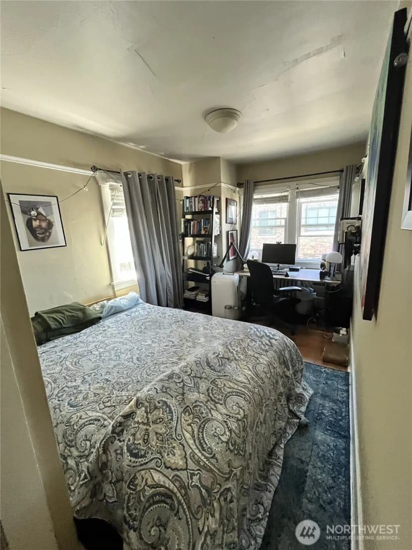 Property photo for 1010 Bellevue Court E, Seattle photo 21