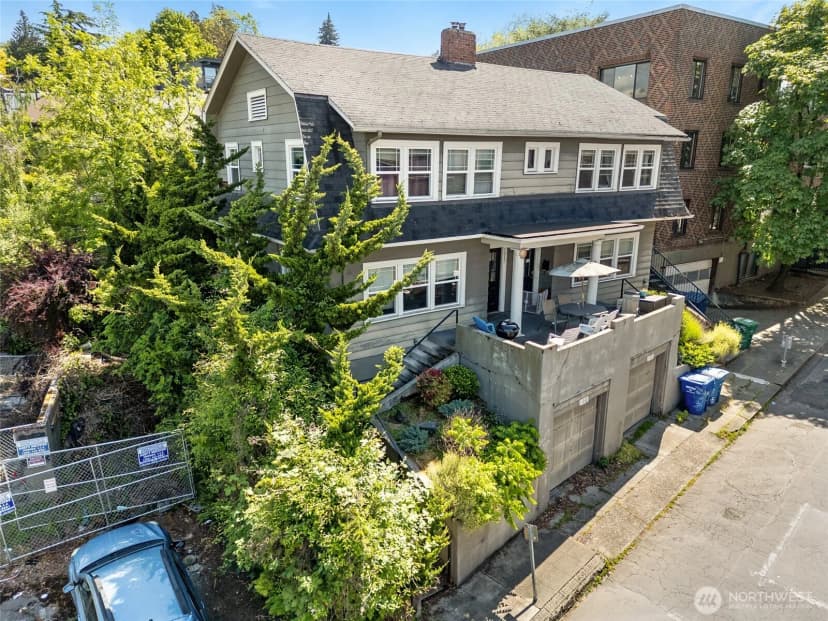 Property photo for 1010 Bellevue Court E, Seattle photo 29