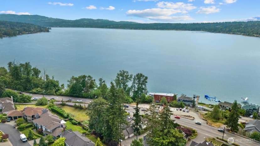 Property photo for 1542 E Sammamish Parkway Ne, Sammamish photo 3