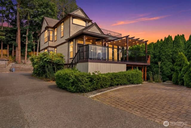 Property photo for 1542 E Sammamish Parkway Ne, Sammamish