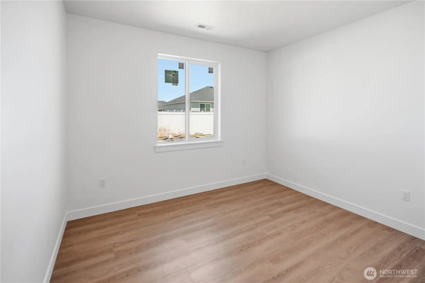 Property photo for 909 Ne 6th Avenue, Ephrata photo 12