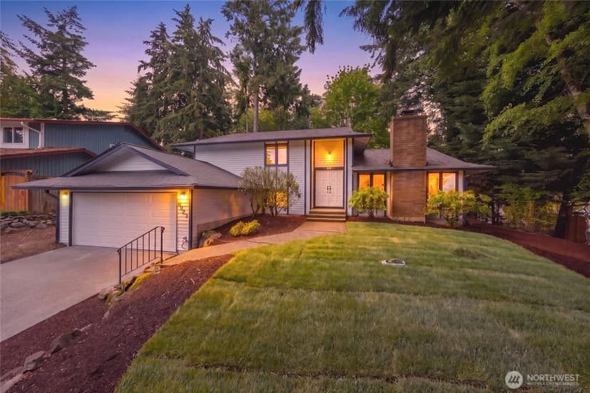 Property photo for 4123 Sw 328th Street, Federal Way photo 2