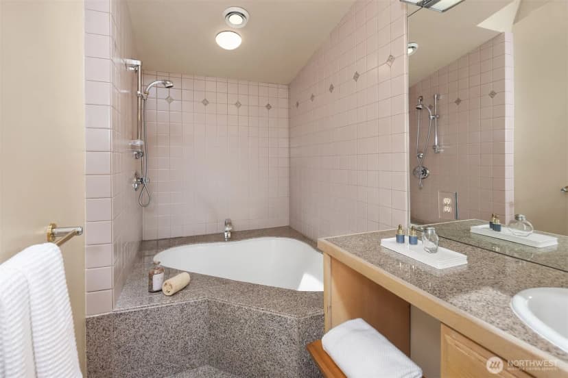 Property photo for 4529 E Laurel Drive Ne, Seattle photo 20