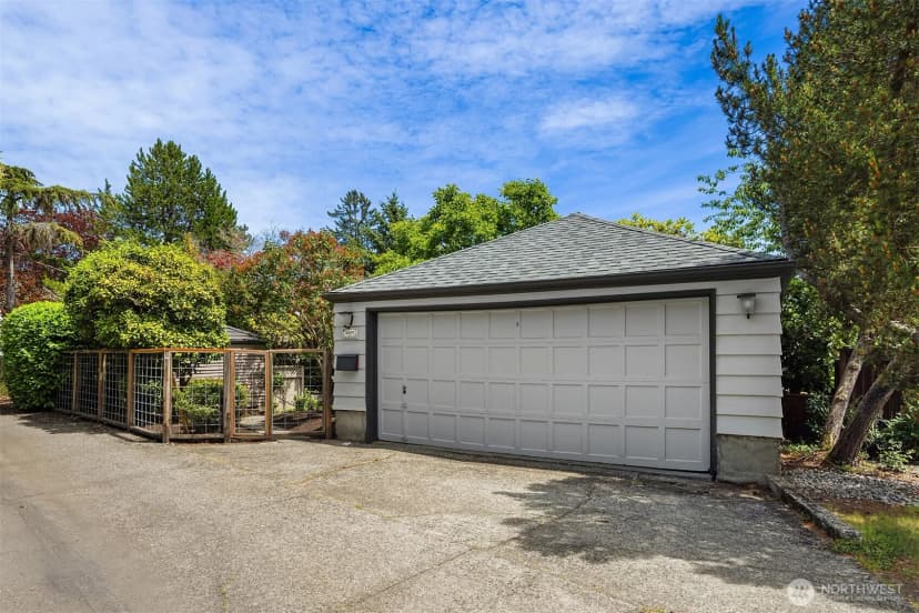 Property photo for 4529 E Laurel Drive Ne, Seattle photo 34