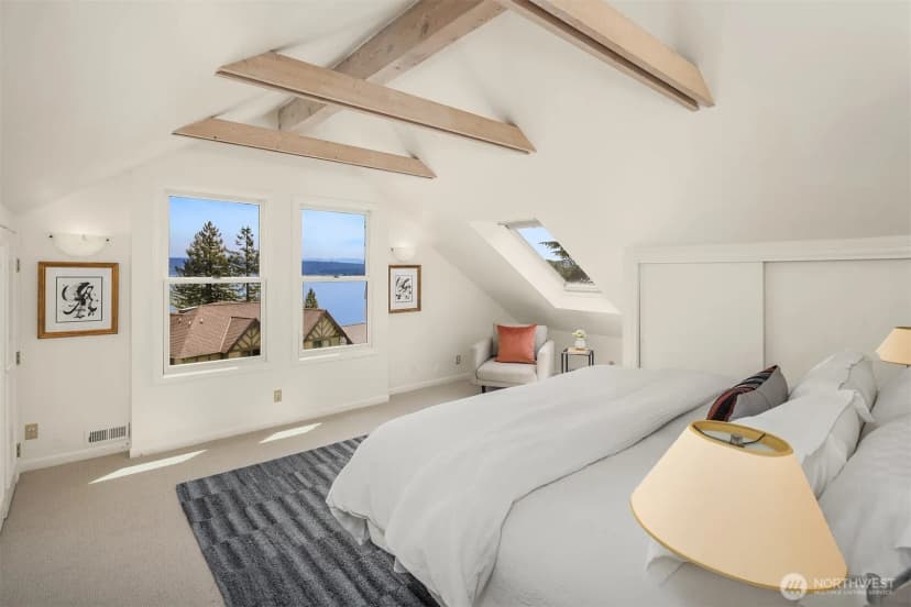 Property photo for 4529 E Laurel Drive Ne, Seattle photo 16