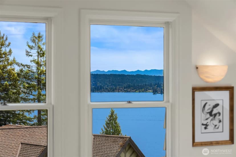 Property photo for 4529 E Laurel Drive Ne, Seattle photo 15