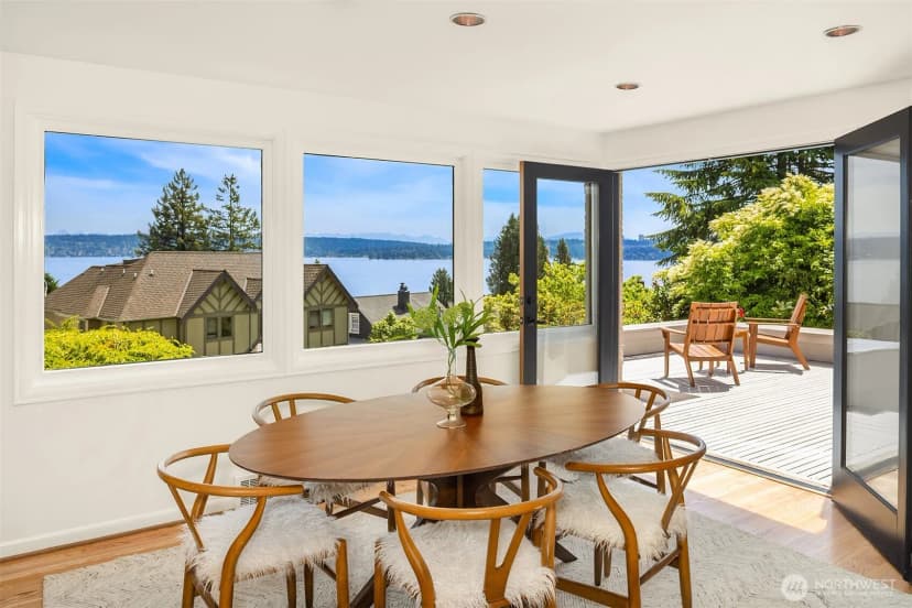 Property photo for 4529 E Laurel Drive Ne, Seattle photo 4