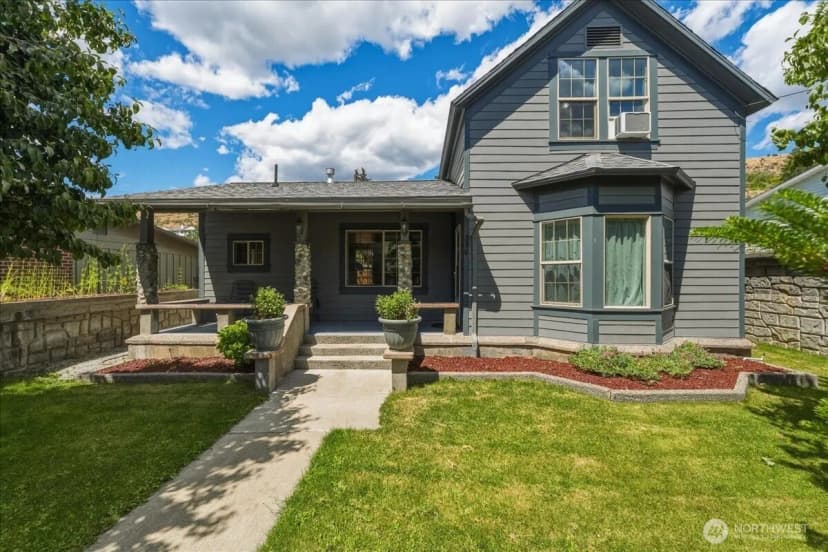Property photo for 330 W Highland Avenue, Chelan photo 2
