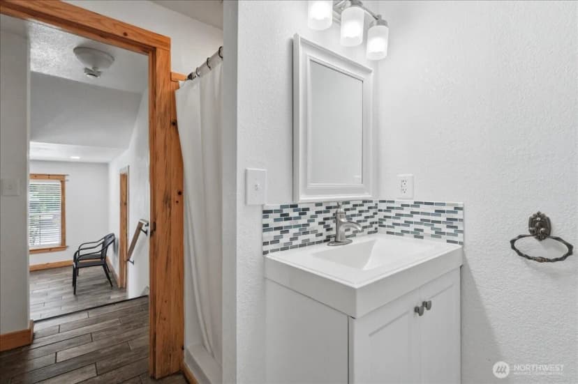 Property photo for 330 W Highland Avenue, Chelan photo 10