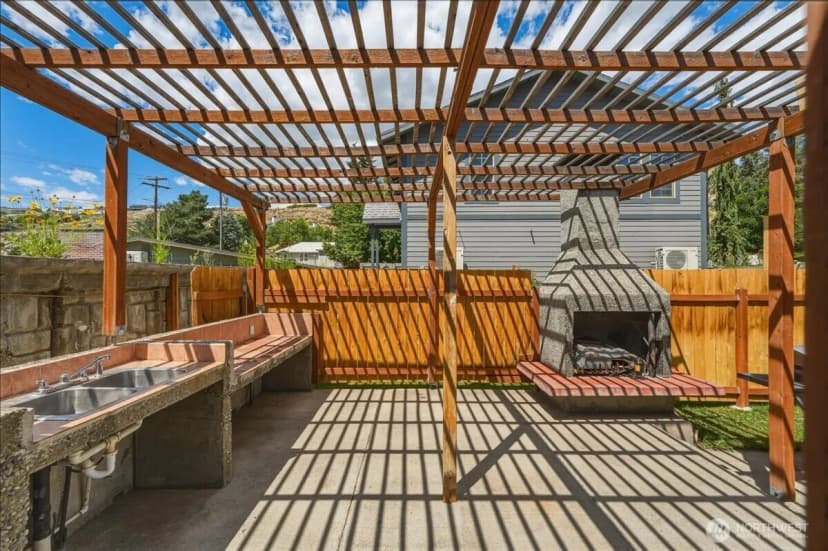 Property photo for 330 W Highland Avenue, Chelan photo 17