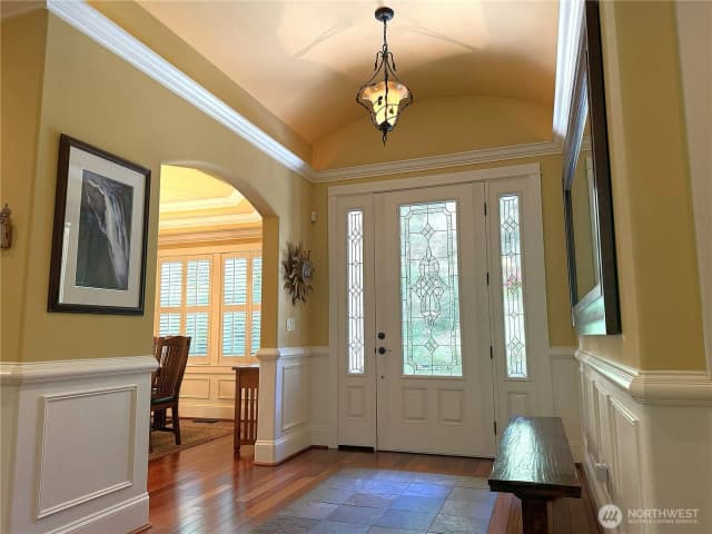 Property photo for 18210 Homeview Drive, Edmonds photo 3