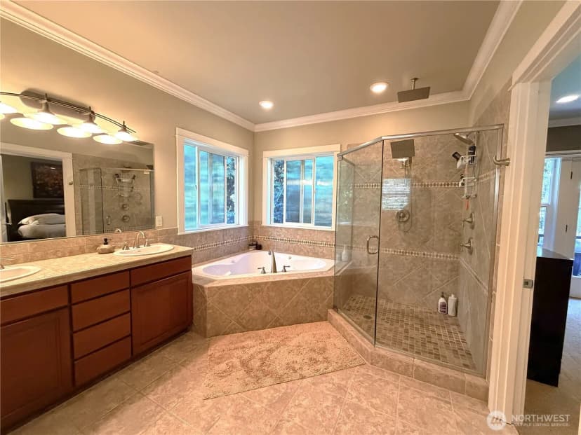 Property photo for 18210 Homeview Drive, Edmonds photo 17
