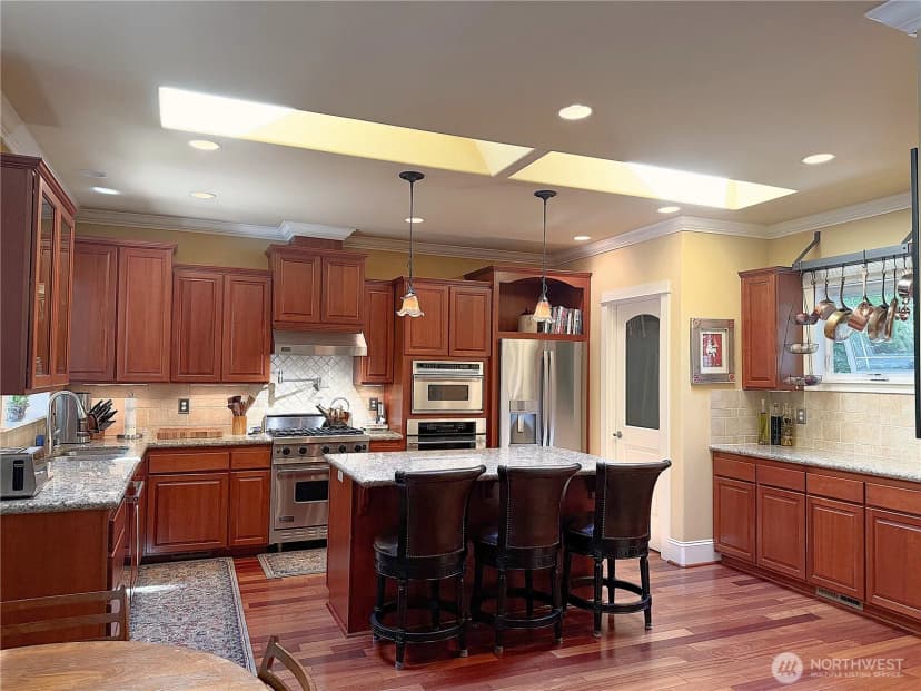 Property photo for 18210 Homeview Drive, Edmonds photo 8