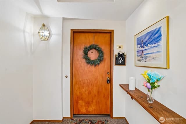 Property photo for 910 S 248th Street #4, Des Moines photo 4