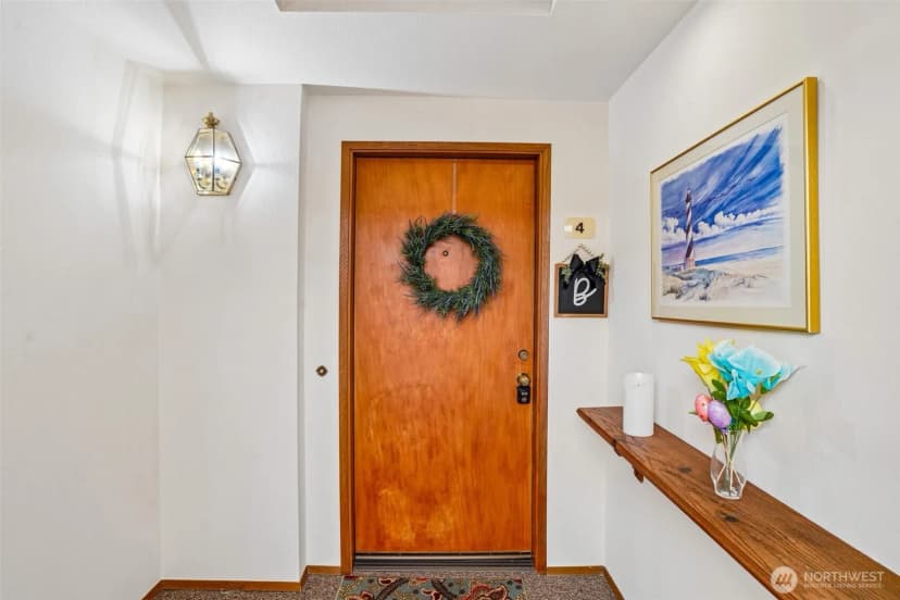 Property photo for 910 S 248th Street #4, Des Moines photo 4