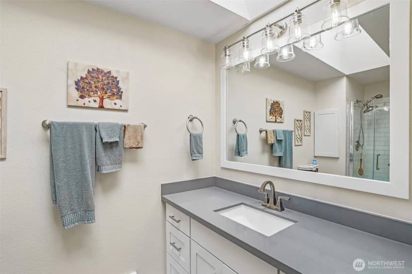 Property photo for 910 S 248th Street #4, Des Moines photo 19