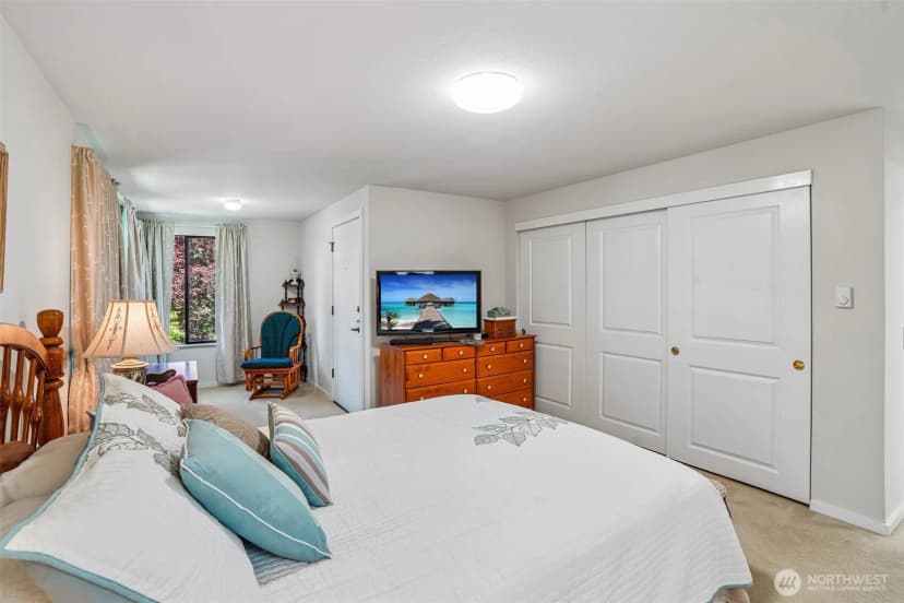 Property photo for 910 S 248th Street #4, Des Moines photo 16