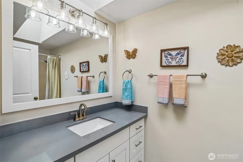 Property photo for 910 S 248th Street #4, Des Moines photo 13