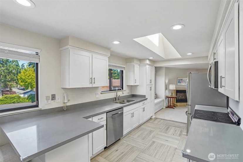 Property photo for 910 S 248th Street #4, Des Moines photo 10