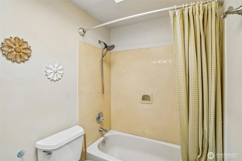 Property photo for 910 S 248th Street #4, Des Moines photo 14