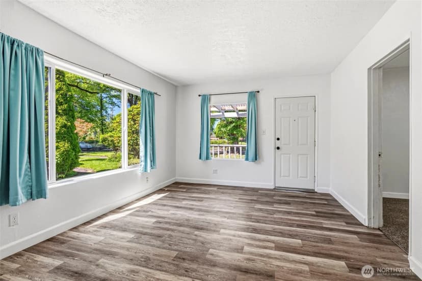 Property photo for 1821 Nichols Boulevard, Longview photo 2