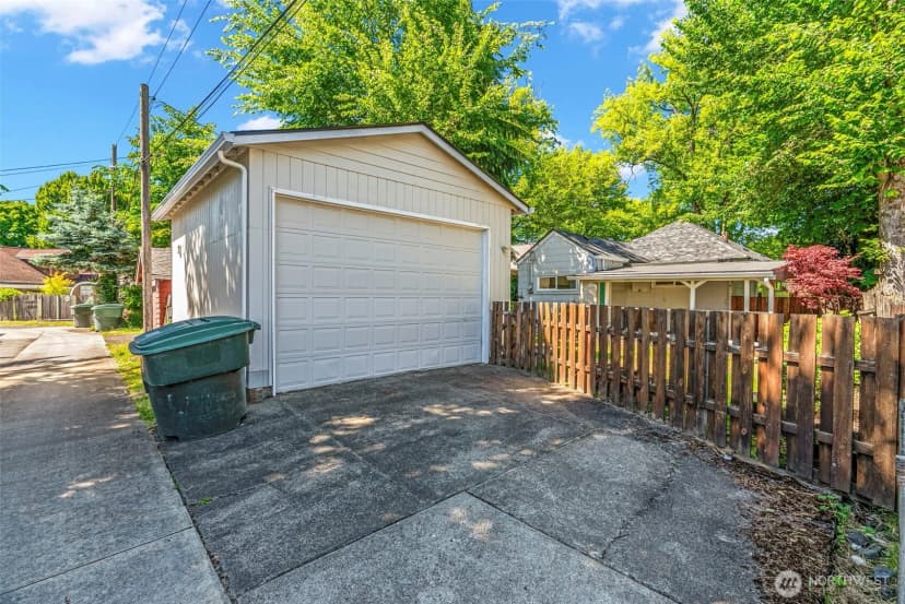 Property photo for 1821 Nichols Boulevard, Longview photo 26