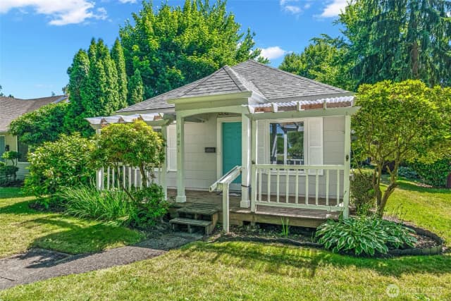 Property photo for 1821 Nichols Boulevard, Longview