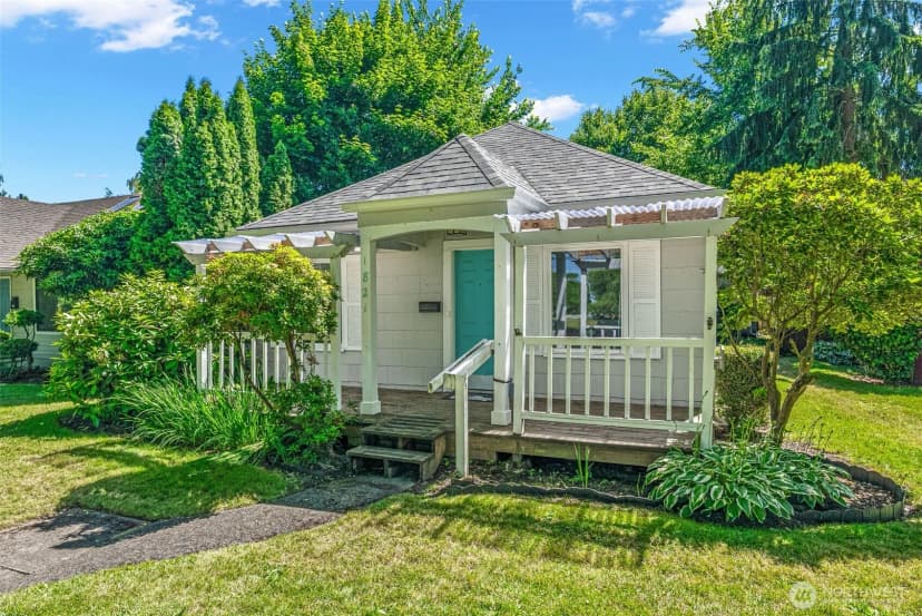 Property photo for 1821 Nichols Boulevard, Longview