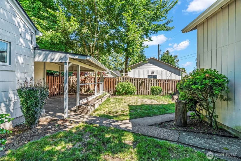 Property photo for 1821 Nichols Boulevard, Longview photo 29