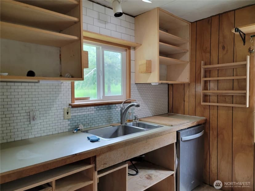 Property photo for 220 Center Road, Republic photo 32