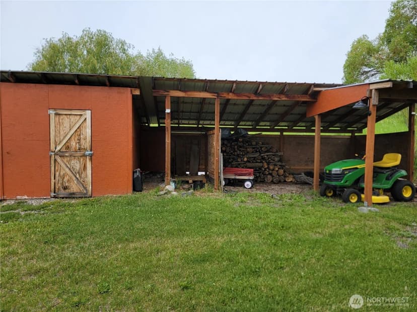Property photo for 220 Center Road, Republic photo 37