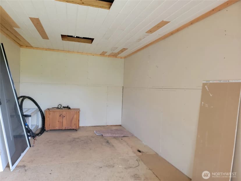 Property photo for 220 Center Road, Republic photo 23