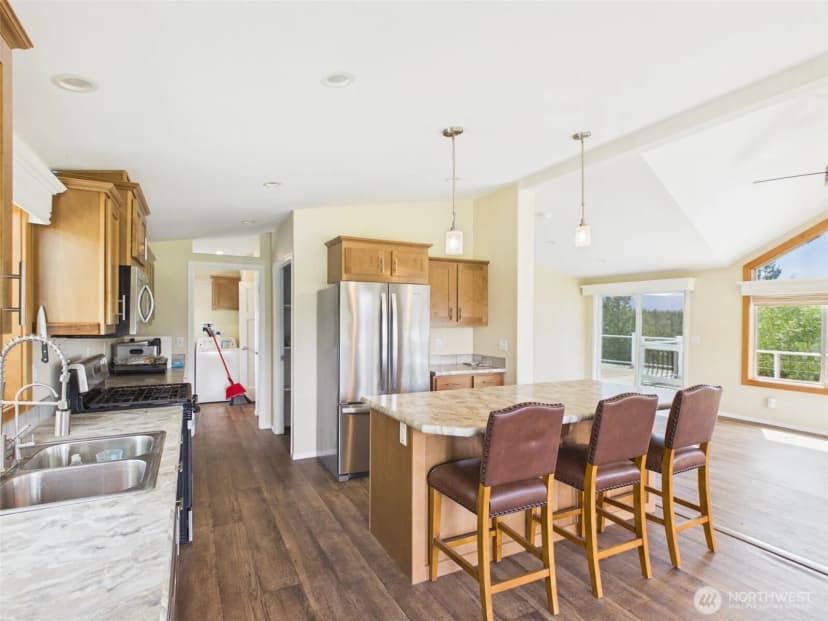 Property photo for 220 Center Road, Republic photo 10