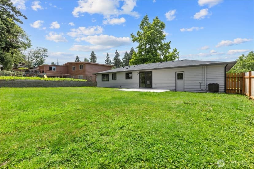 Property photo for 10646 Se 236th Street, Kent photo 19