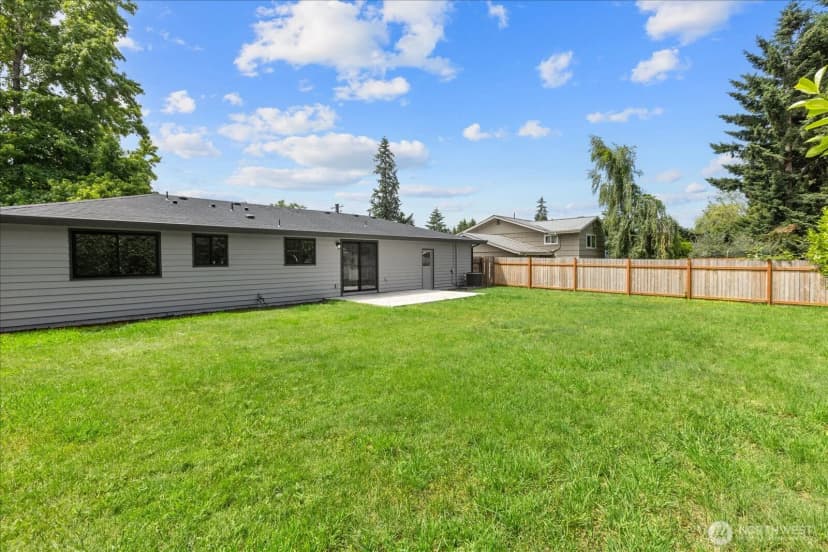 Property photo for 10646 Se 236th Street, Kent photo 18